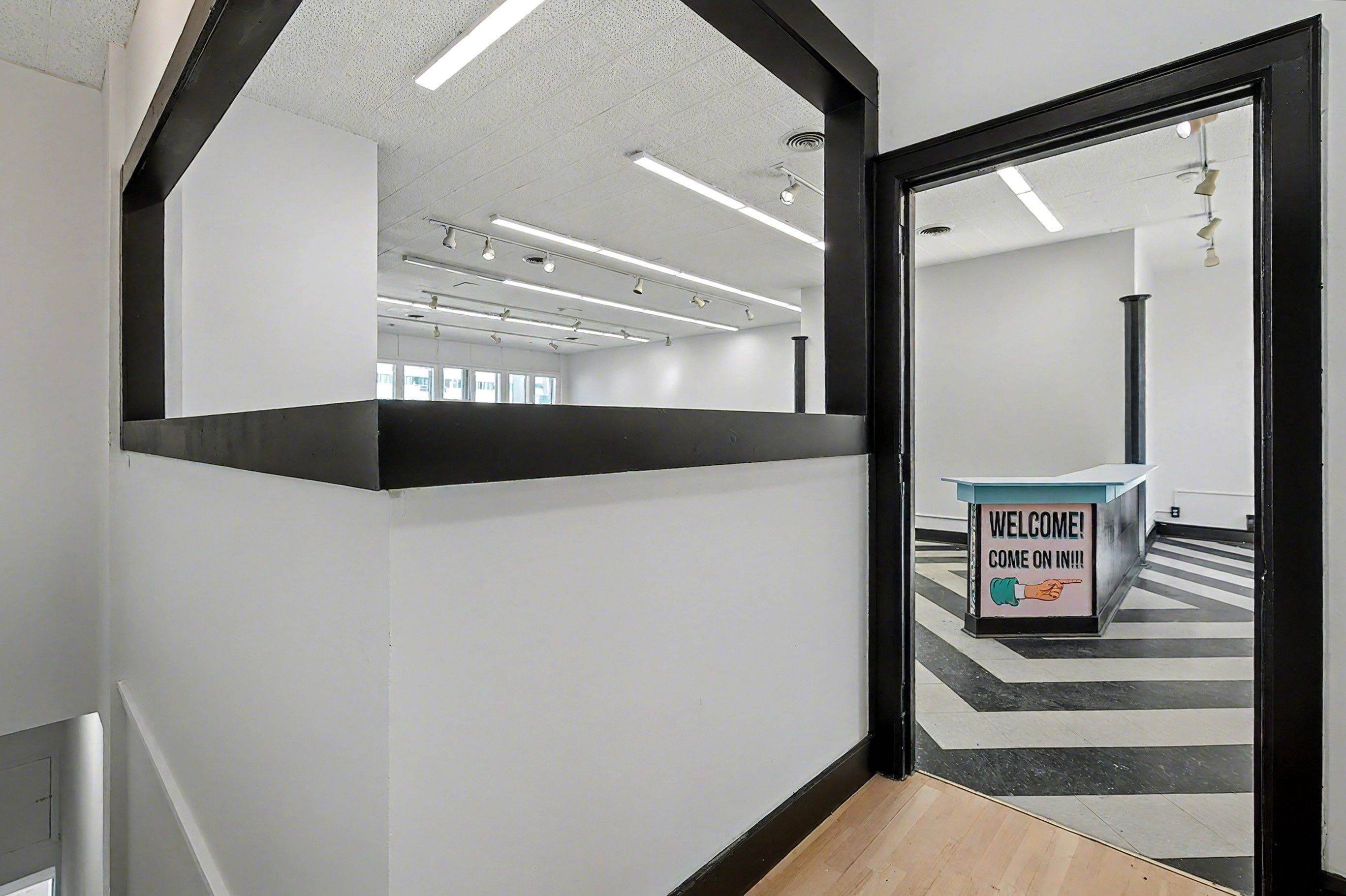 Kitchener, ON N2G 2K4,19 King ST E