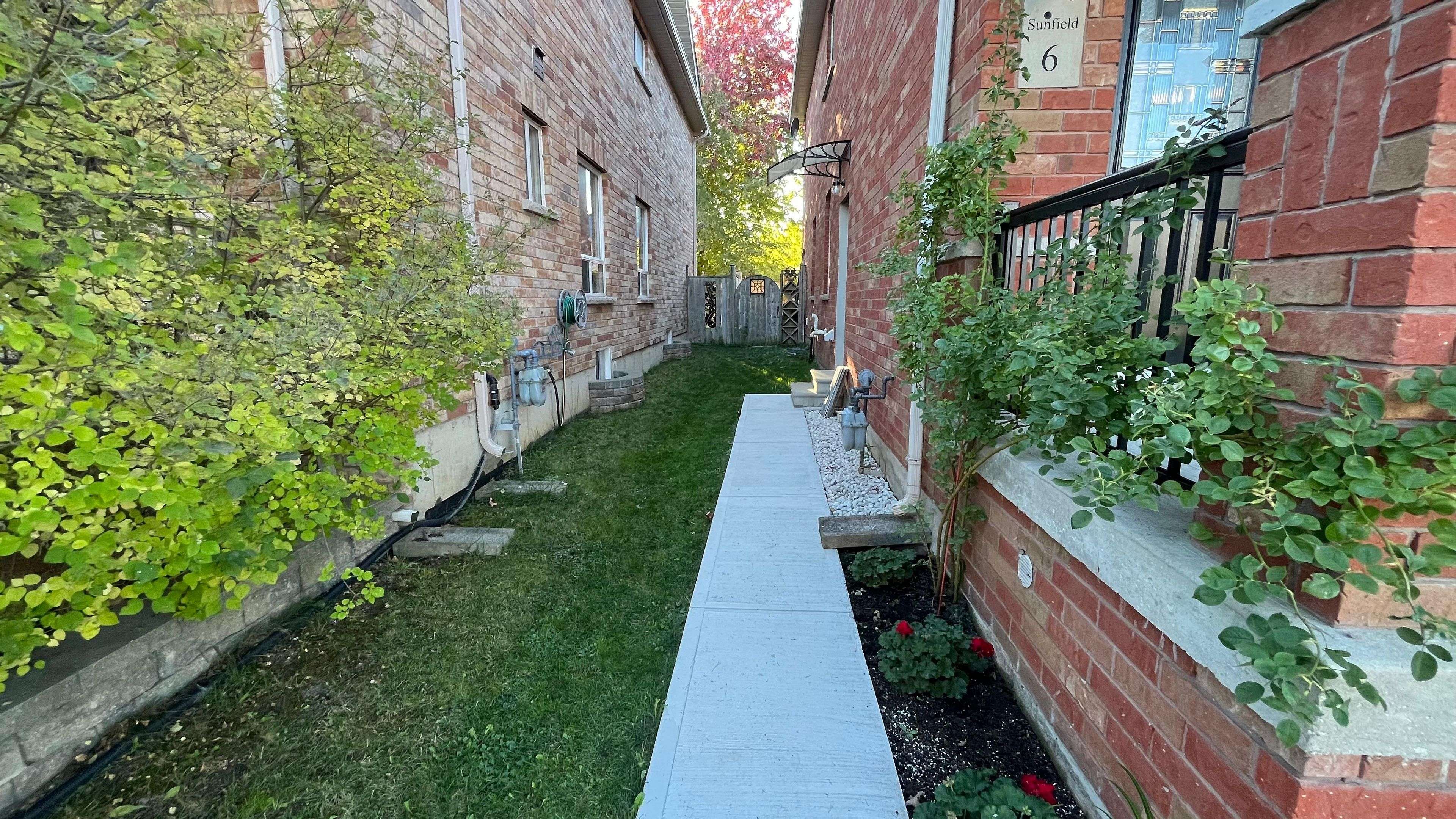 Barrie, ON L4N 7M1,6 White CRES #Bsm