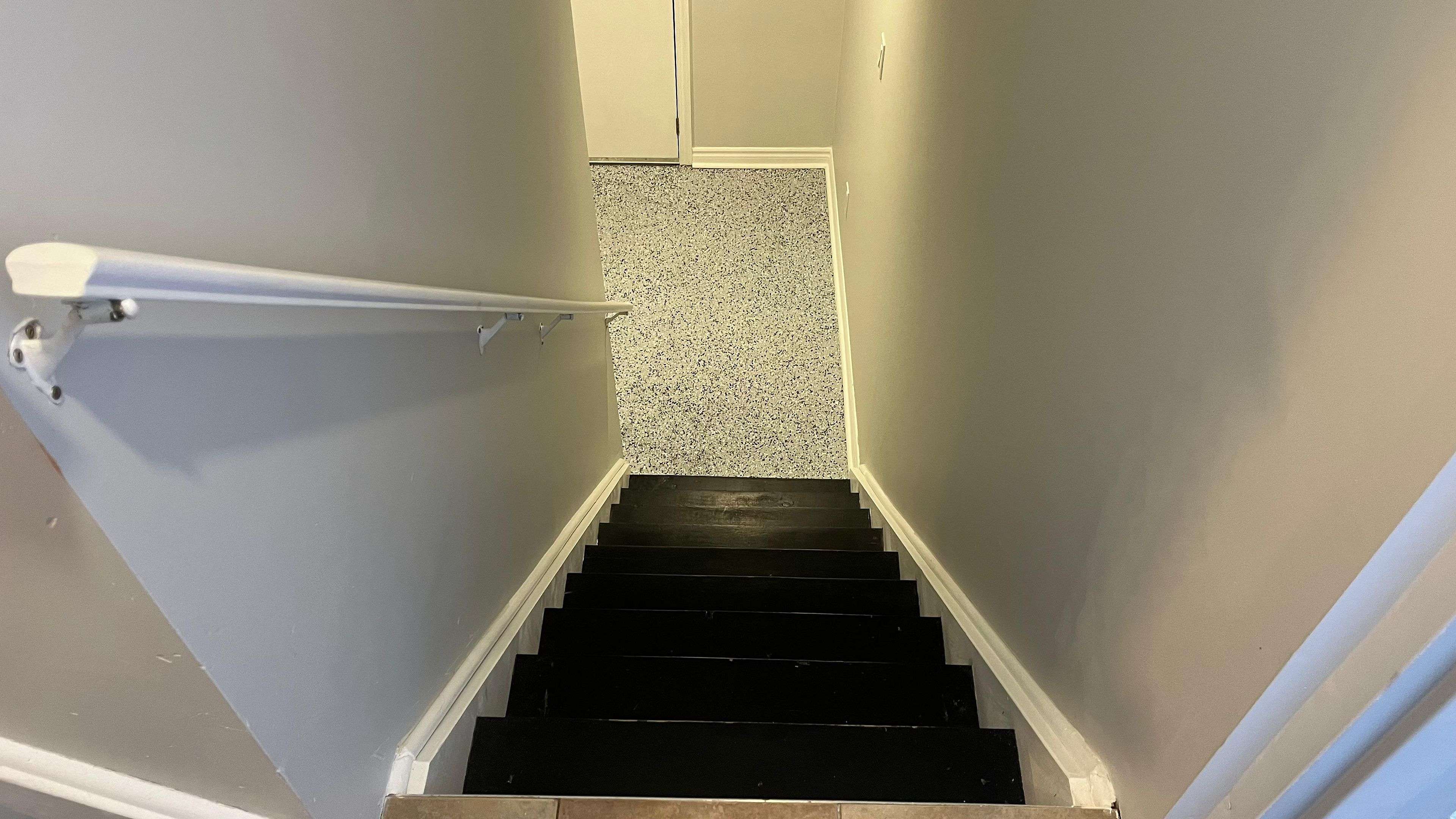 Barrie, ON L4N 7M1,6 White CRES #Bsm