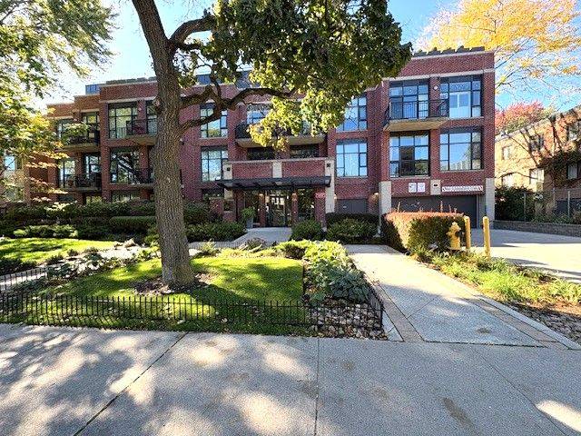 Toronto E02, ON M4L 0A4,66 Kippendavie AVE #313