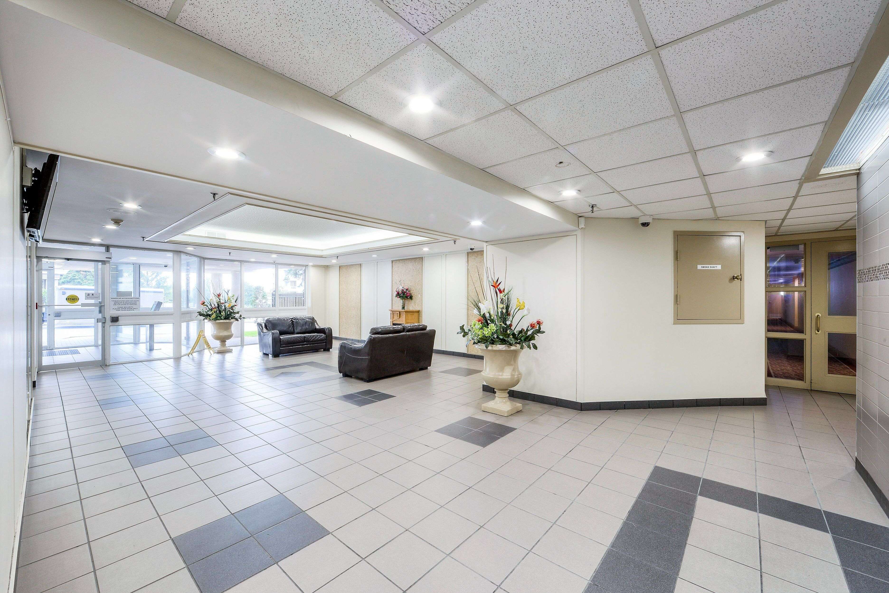 Toronto E11, ON M1B 5J4,400 Mclevin AVE #1001