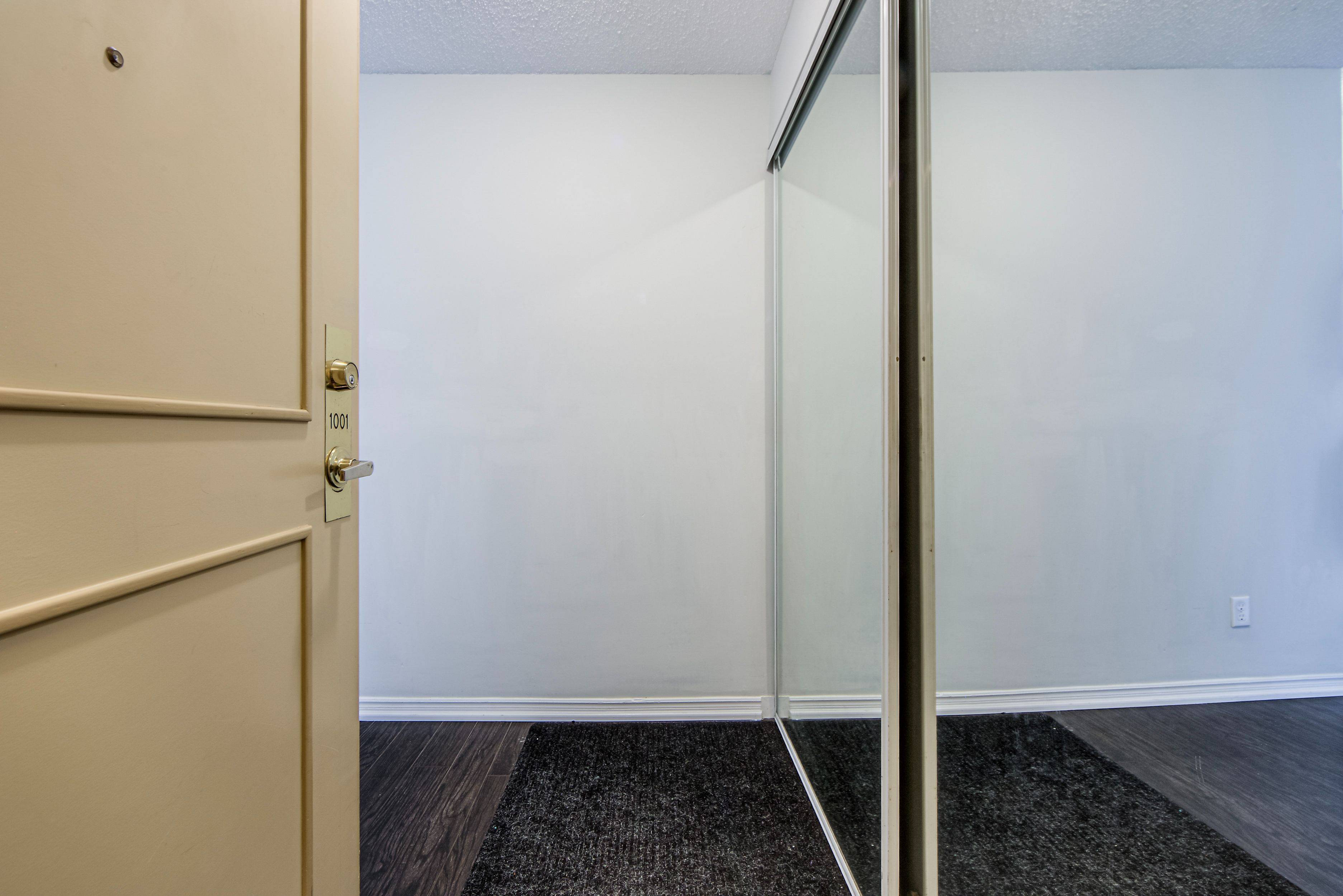 Toronto E11, ON M1B 5J4,400 Mclevin AVE #1001