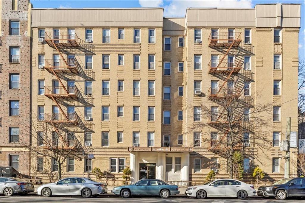 Brooklyn, NY 11209,8502 Fort Hamilton Pkwy #6E