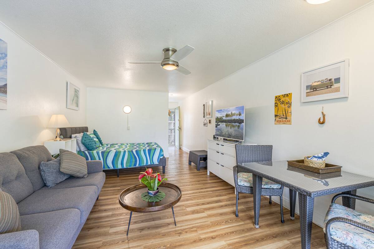 Kailua-kona, HI 96740,75-5776 KUAKINI HWY #335