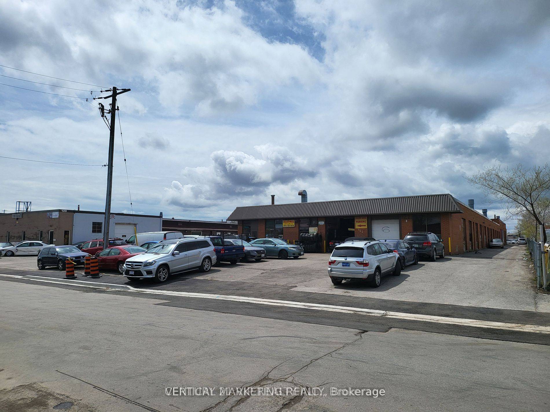 Toronto E04, ON M1L 4J5,122 Manville RD