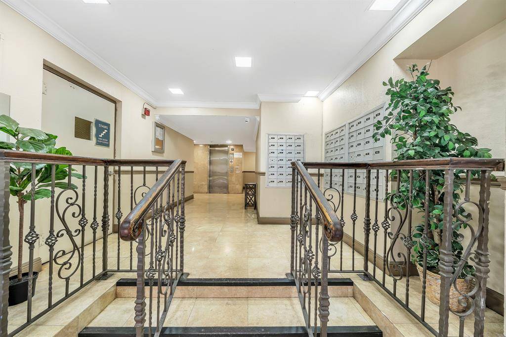 North Miami, FL 33181,1800 Sans Souci Blvd #304