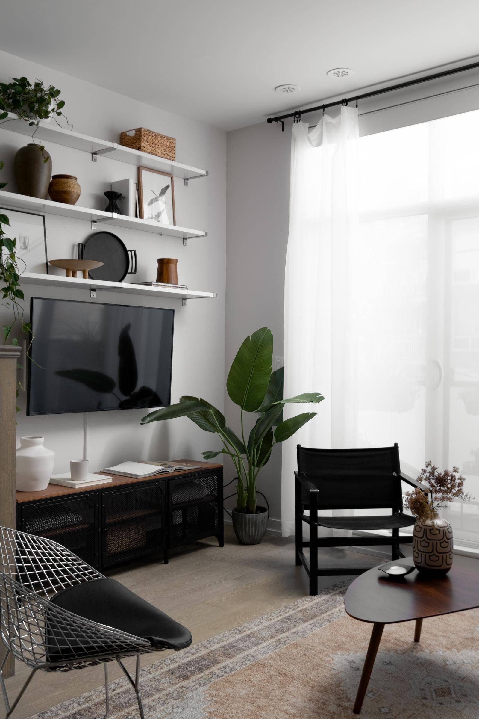 Toronto E01, ON M4L 1Y8,1321 Gerrard ST E #8