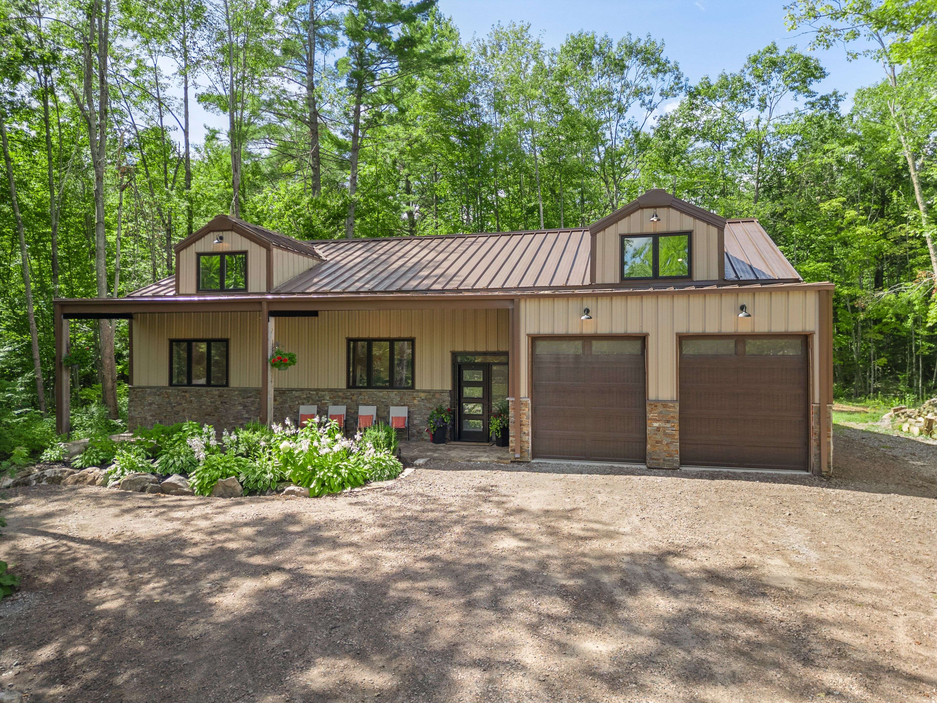 Kawartha Lakes, ON K0M 2L0,23 King ST