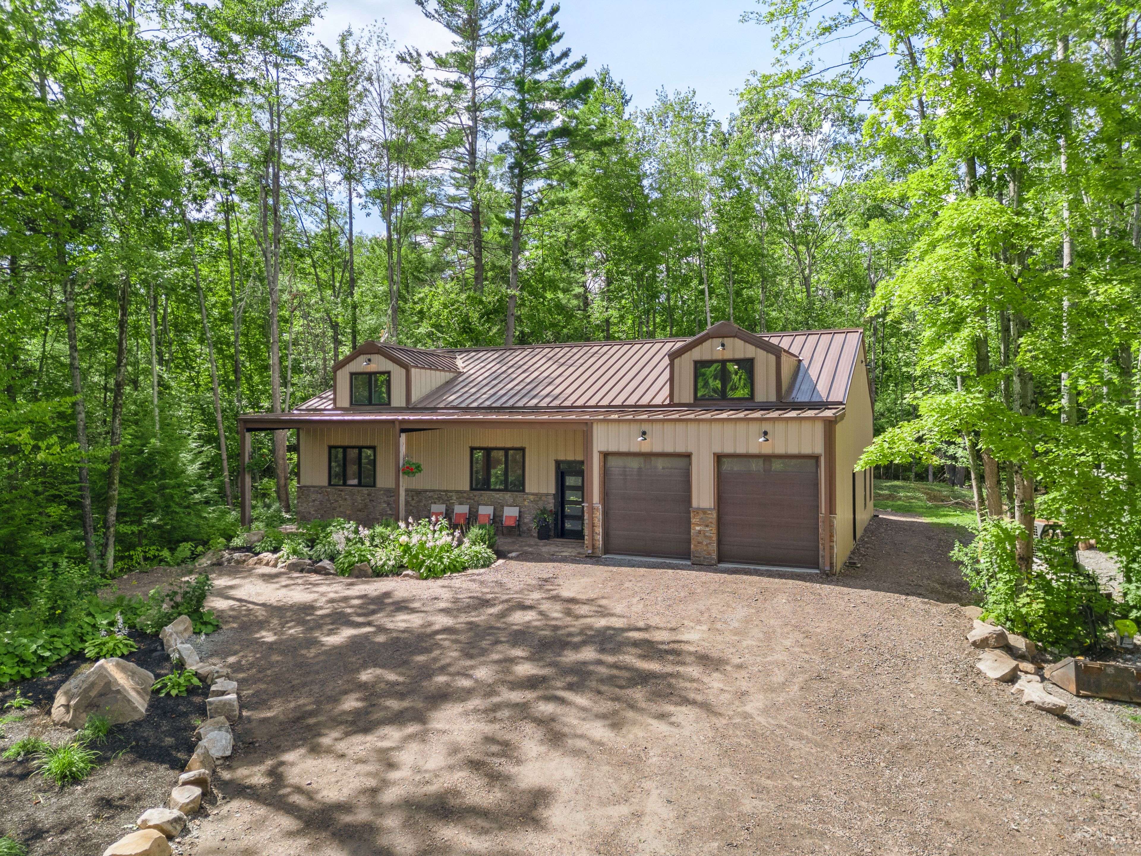 Kawartha Lakes, ON K0M 2L0,23 King ST