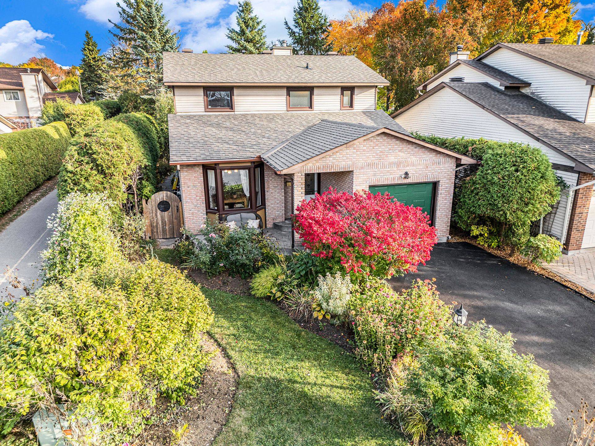 Kanata, ON K2L 2W3,43 Liston CRES