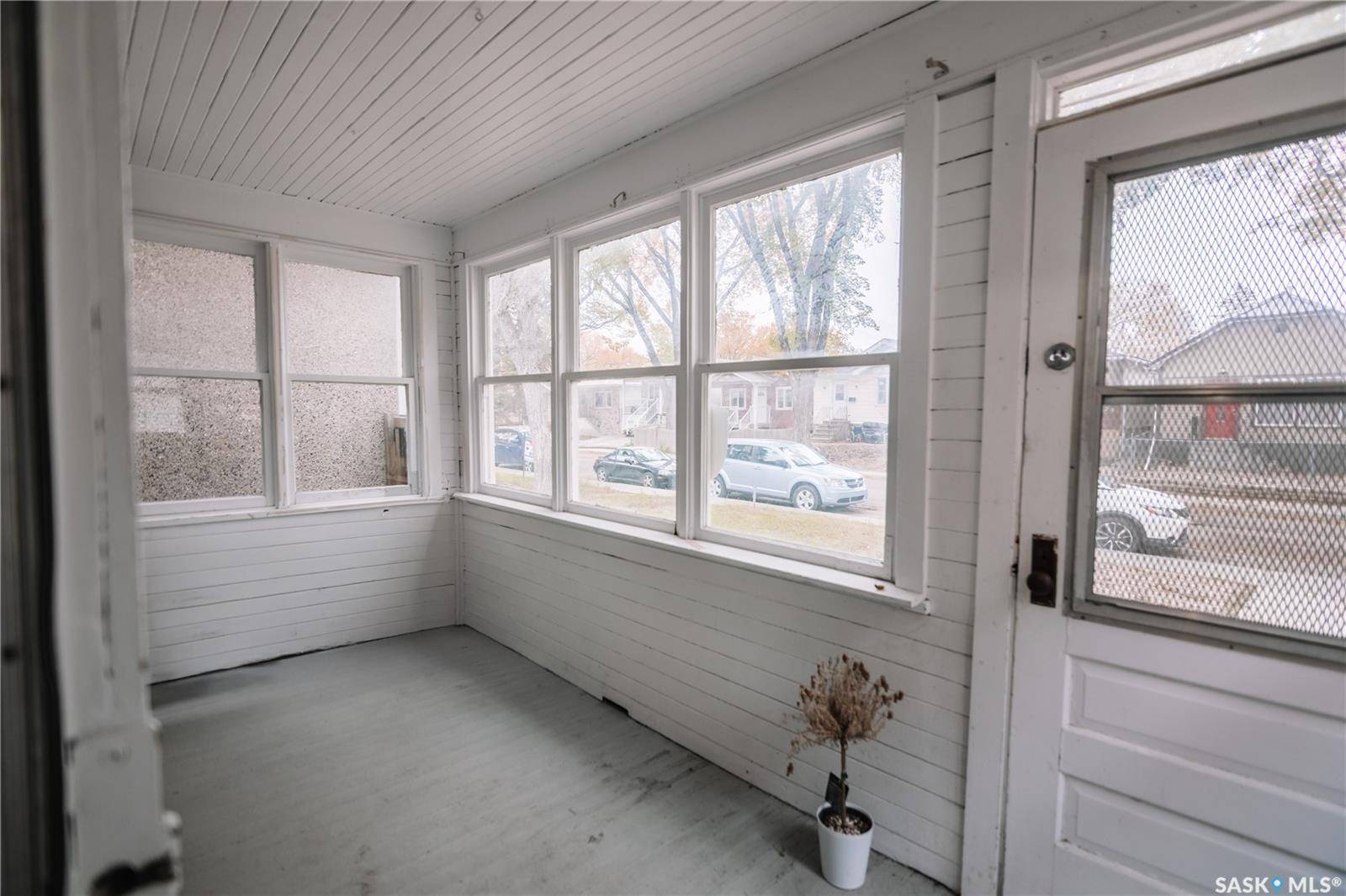 Regina, SK S4P 1J7,1932 Quebec STREET