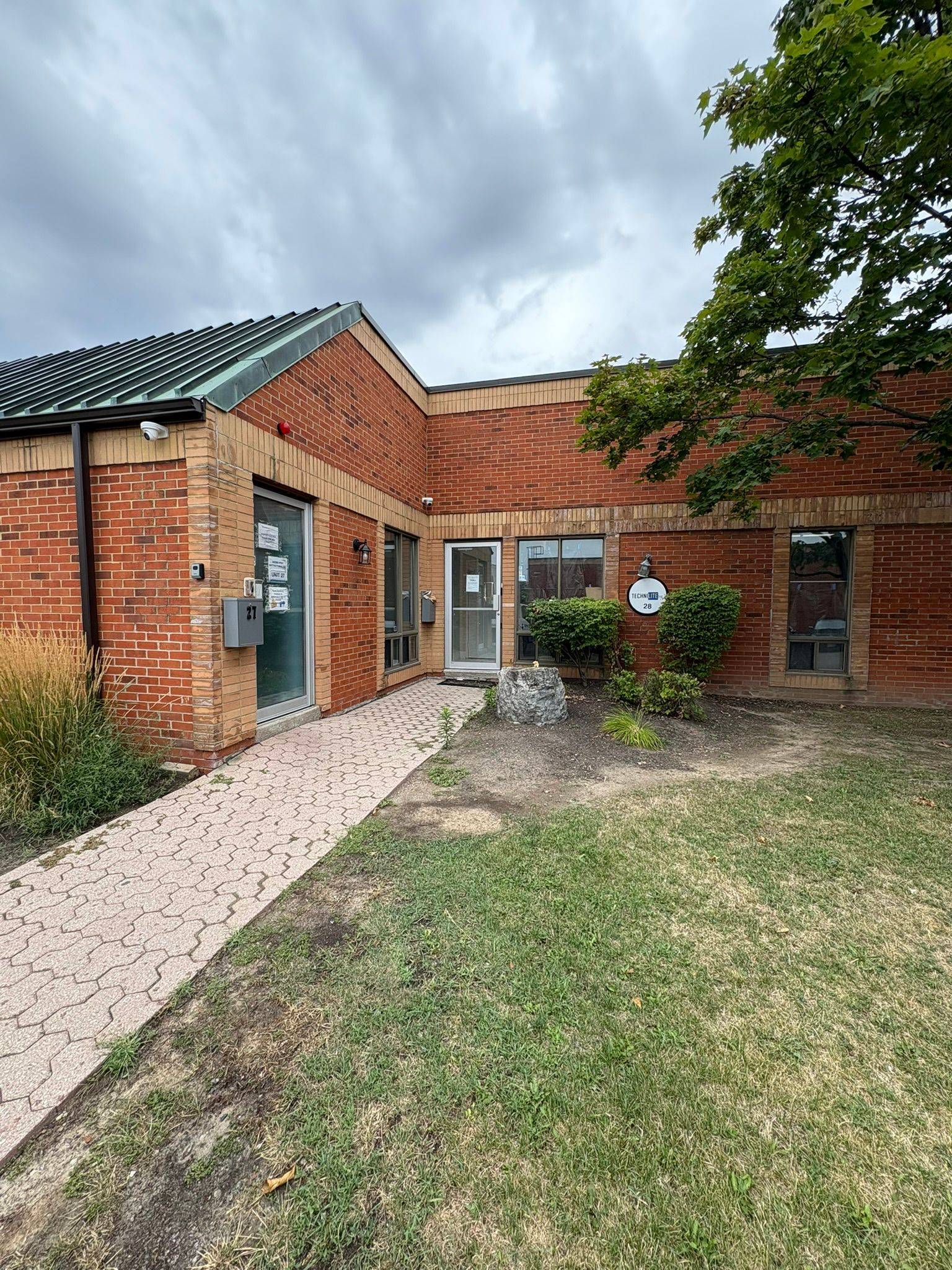 Mississauga, ON L4W 2S7,1200 Aerowood DR #Unit 28