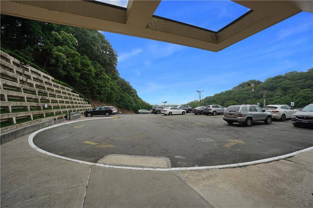 Staten  Island, NY 10304,755 Narrows RD North #602