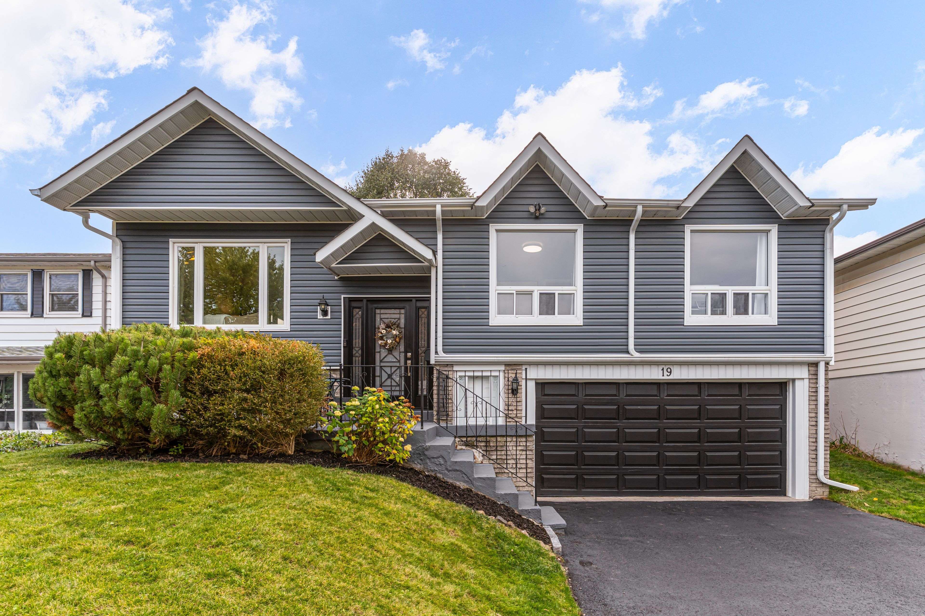 Brampton, ON L6S 2G6,19 Jefferson RD