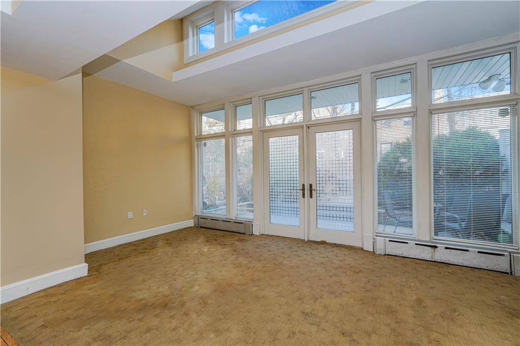 Brooklyn, NY 11233,711 MacDonough ST