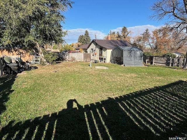 Young, SK S0K 4Y0,202 3rd AVENUE