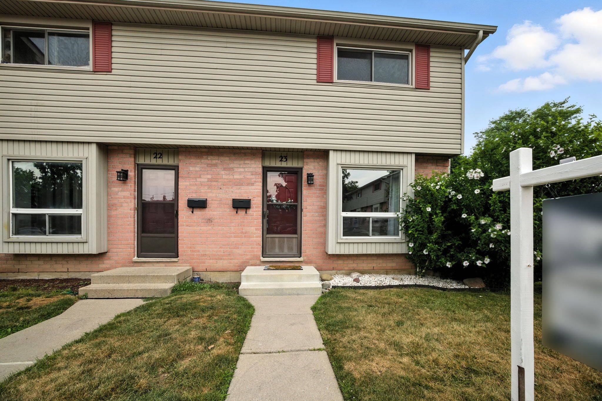 London East, ON N5Y 5J6,1200 Cheapside ST #23