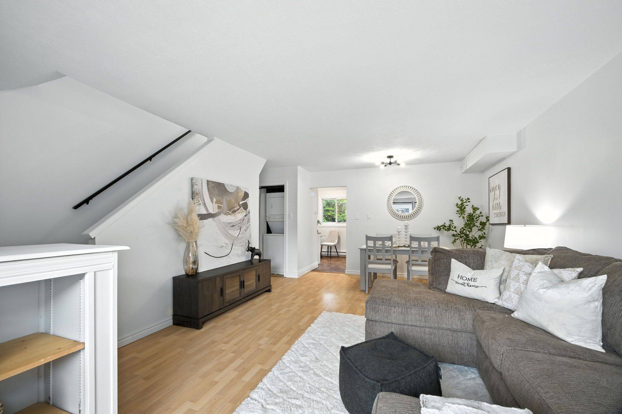 London East, ON N5Y 5J6,1200 Cheapside ST #23