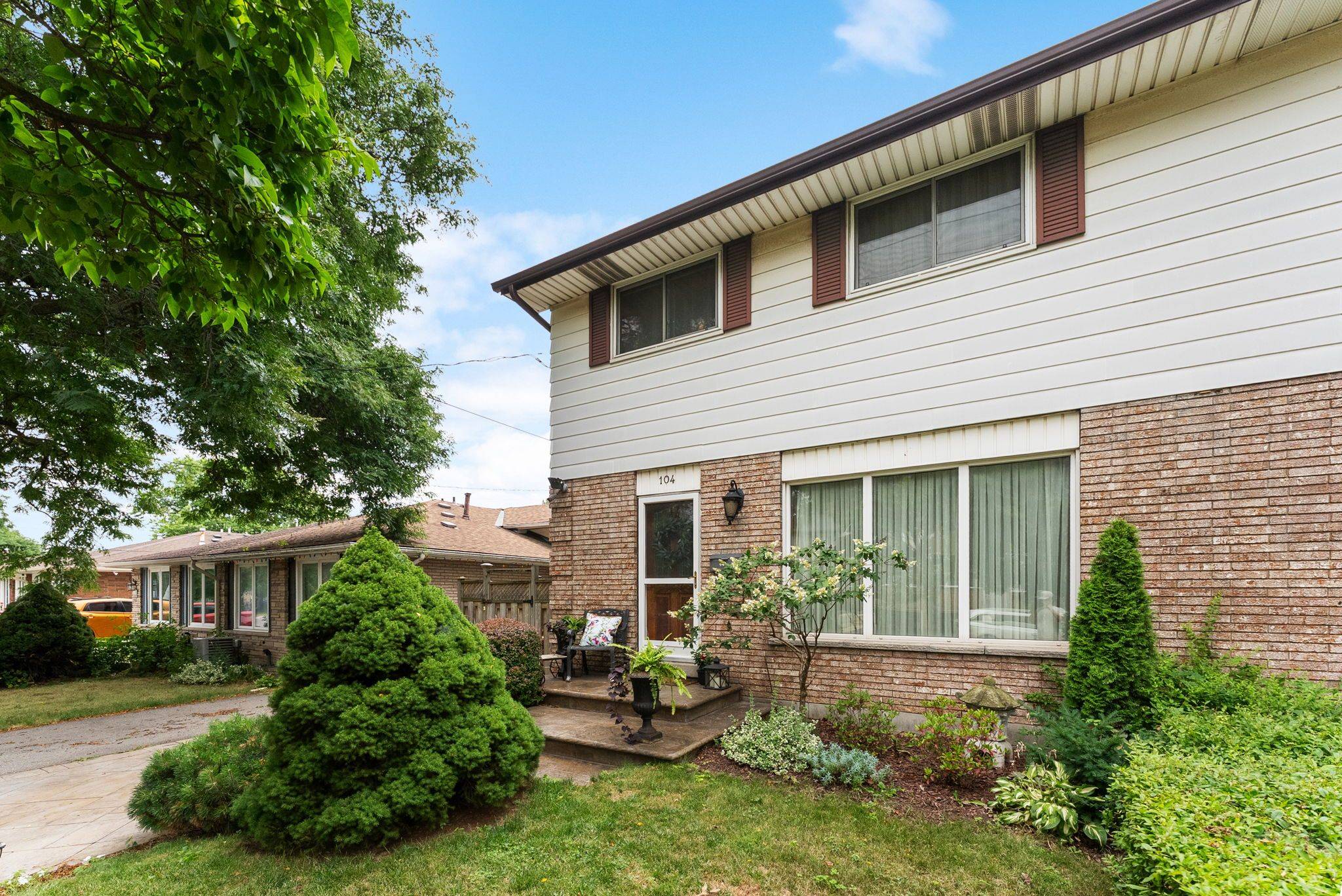 Hamilton, ON L8E 1M5,104 Berkindale DR