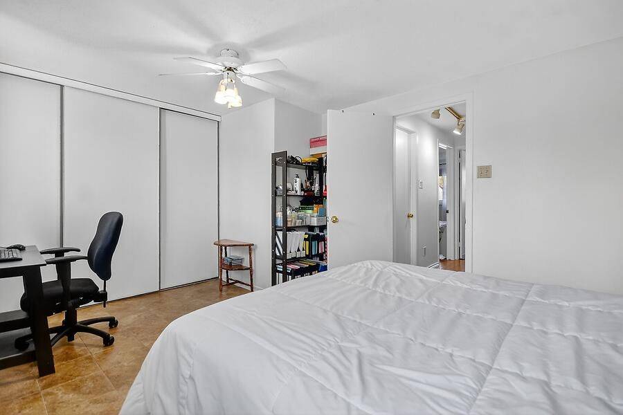 Blossom Park - Airport And Area, ON K1T 1Y8,3112 Olympic WAY #128