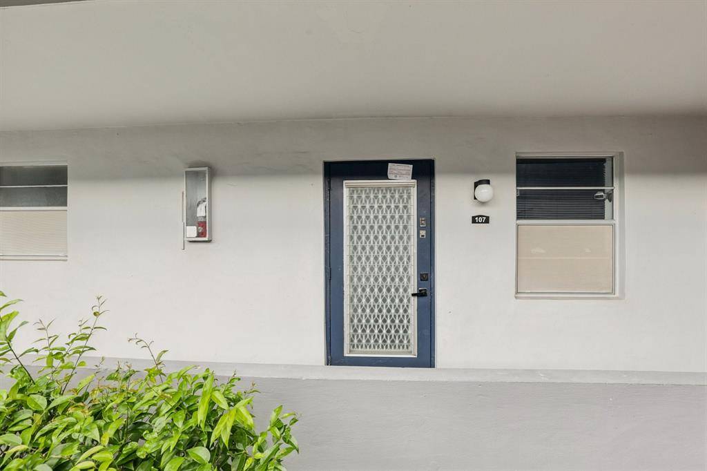 Margate, FL 33063,7897 Golf Circle Dr #107