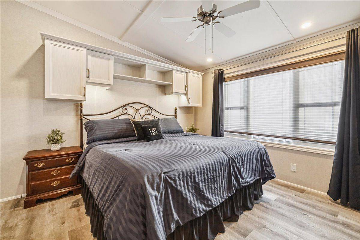 Burlington, ON L7P 0C5,4449 Milburough Line #37 Ash