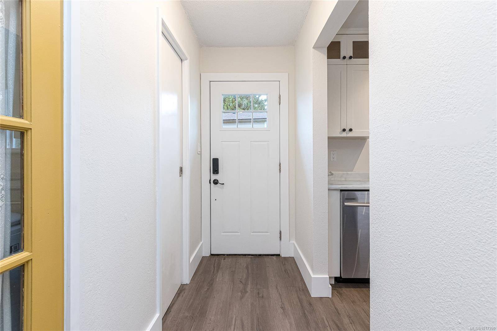 Central Saanich, BC V8M 1L9,7675 East Saanich Rd #9