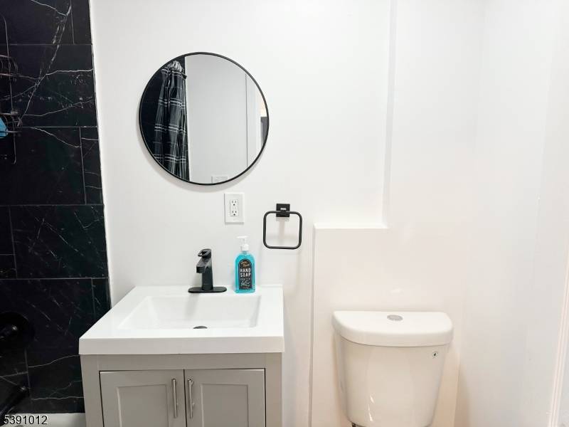 Newark City, NJ 07103,26 Duryea St