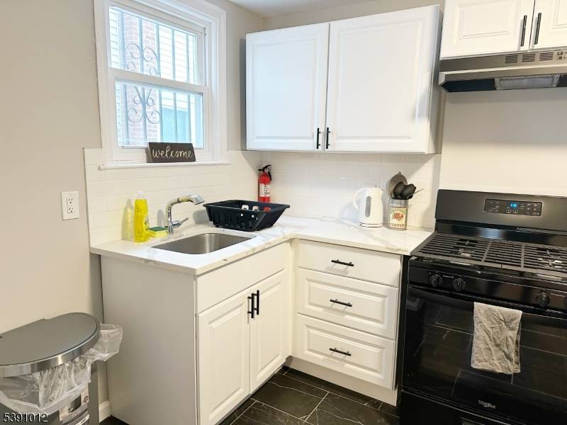 Newark City, NJ 07103,26 Duryea St