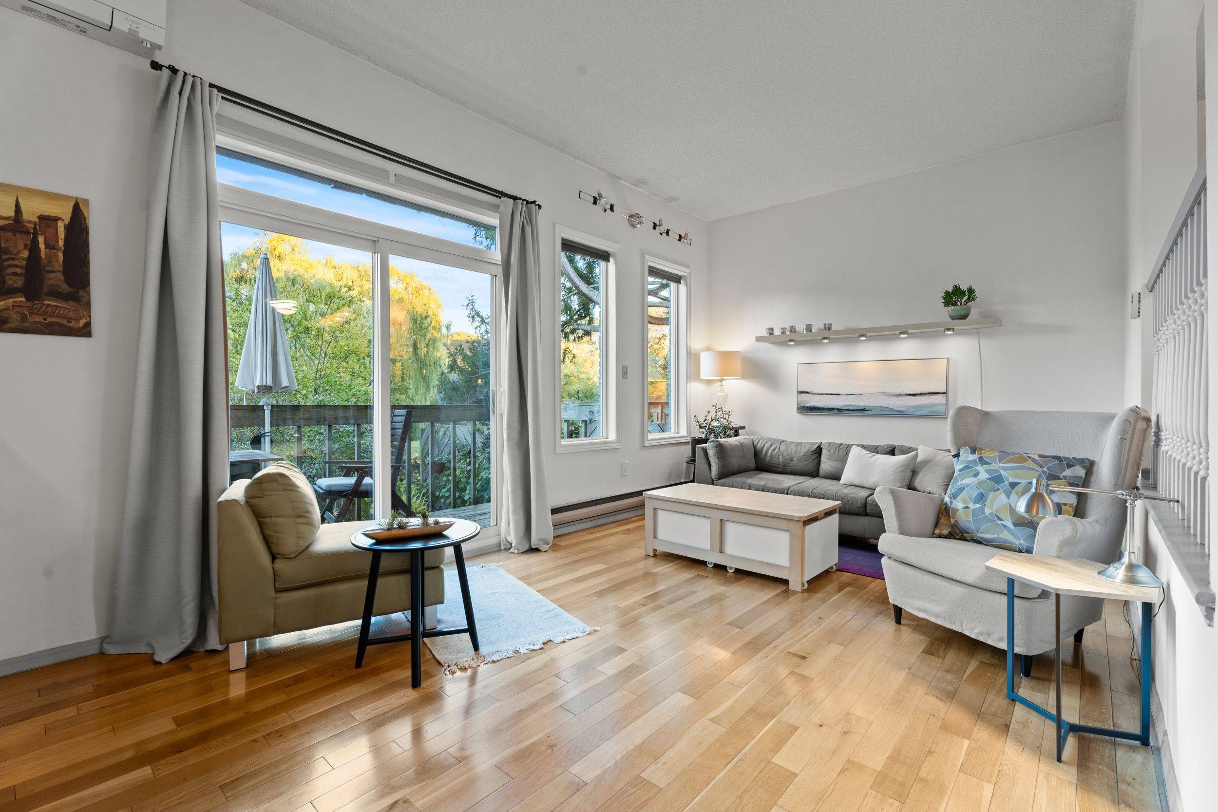 Hamilton, ON L8S 4P4,1967 Main ST W #7