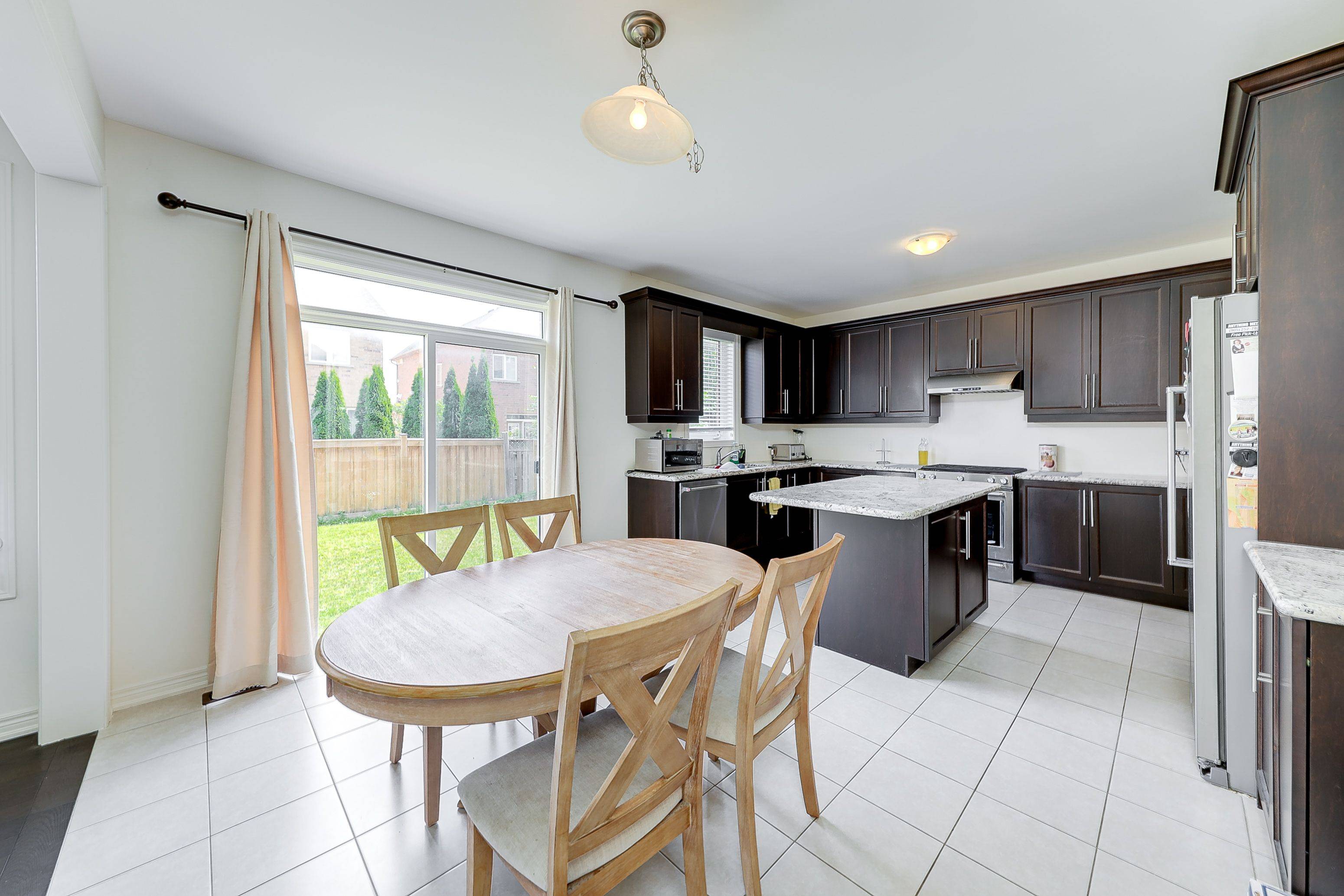 Bradford West Gwillimbury, ON L3Z 0V6,41 Leith DR