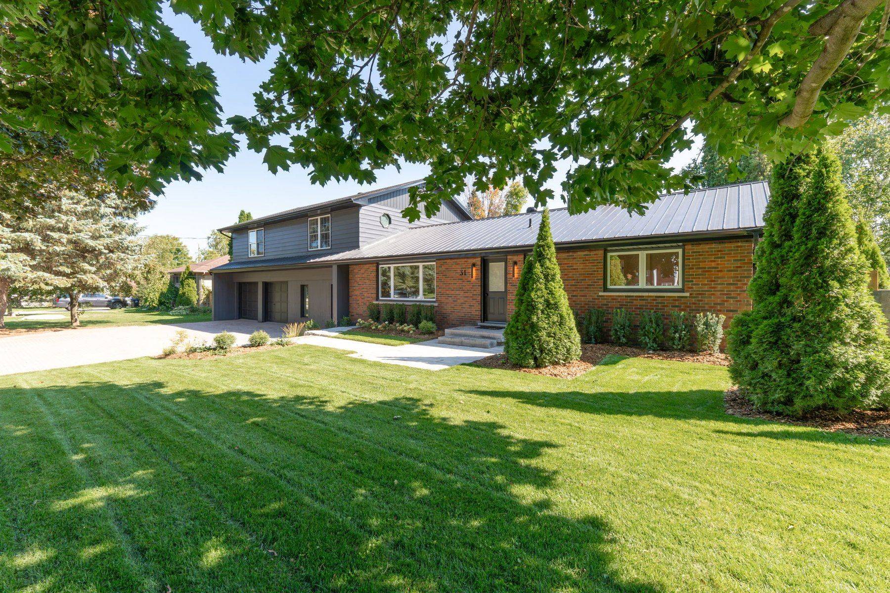 Clearview, ON L0M 1G0,31 Elizabeth ST E