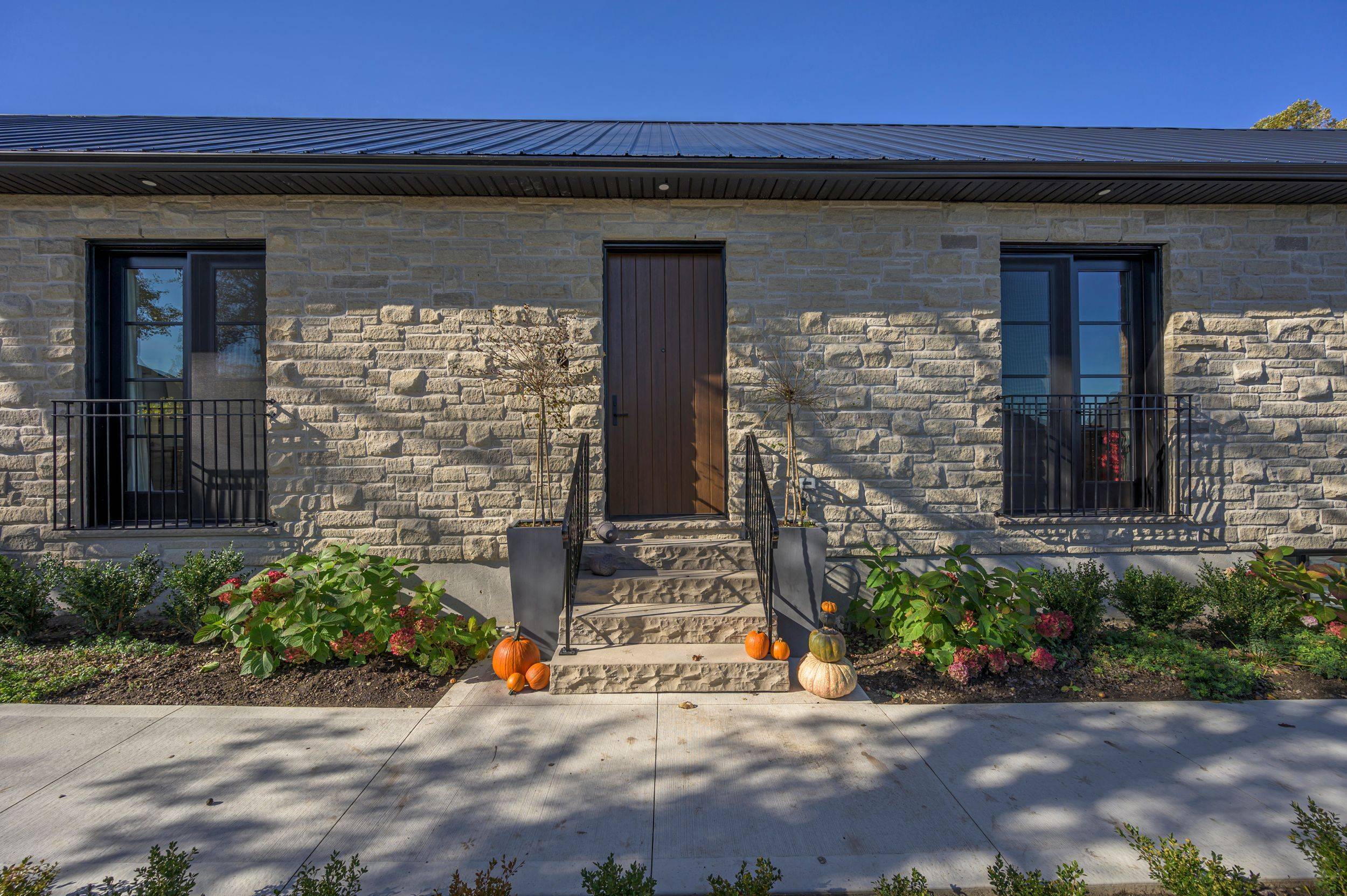 London South, ON N6C 2S9,185 Commissioners RD E