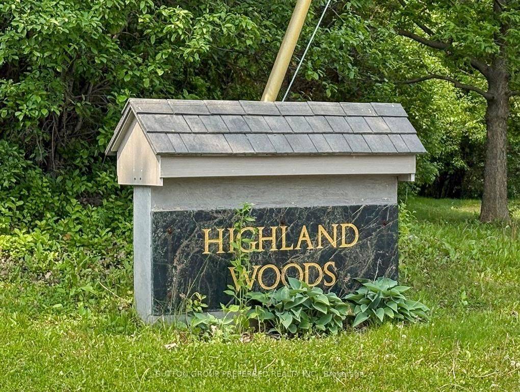 London South, ON N6C 5W9,1 Highland Woods CT