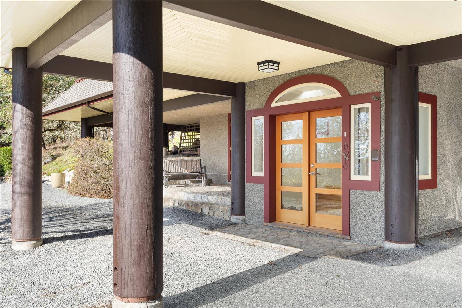 Central Saanich, BC V8M 1S1,8242 Thomson Pl