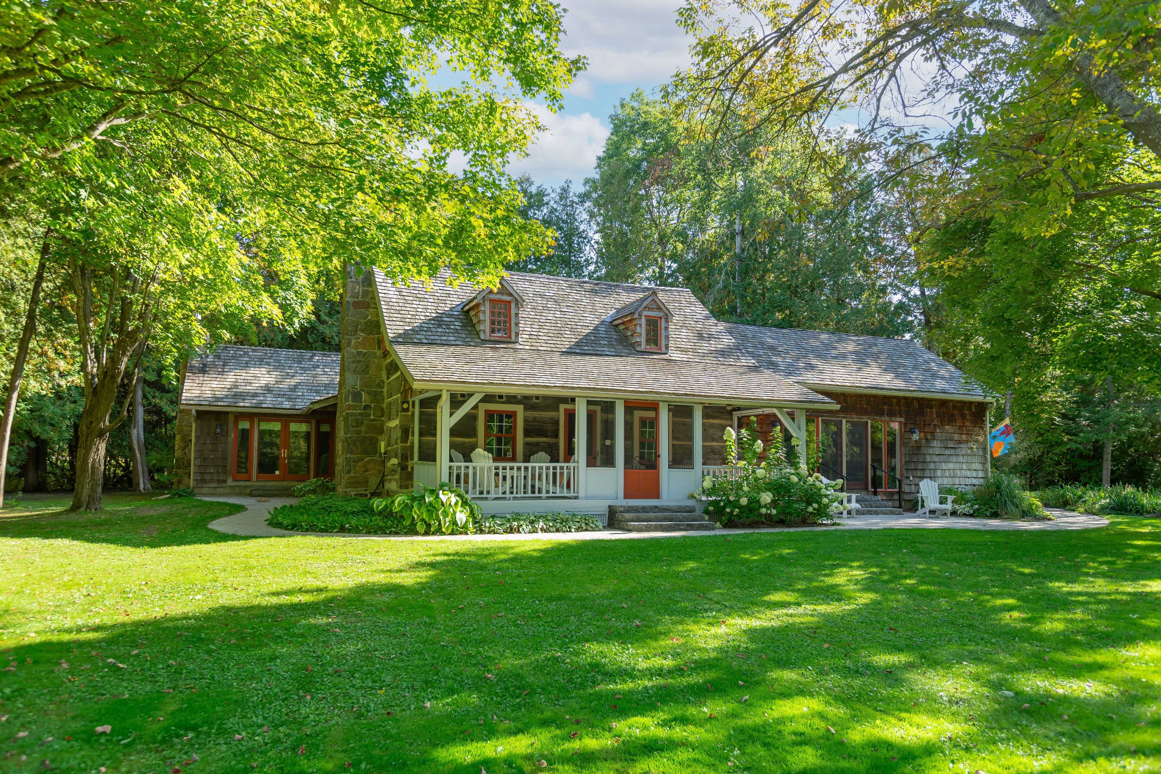 Uxbridge, ON L9P 1R1,382 Regional Rd 8 RD