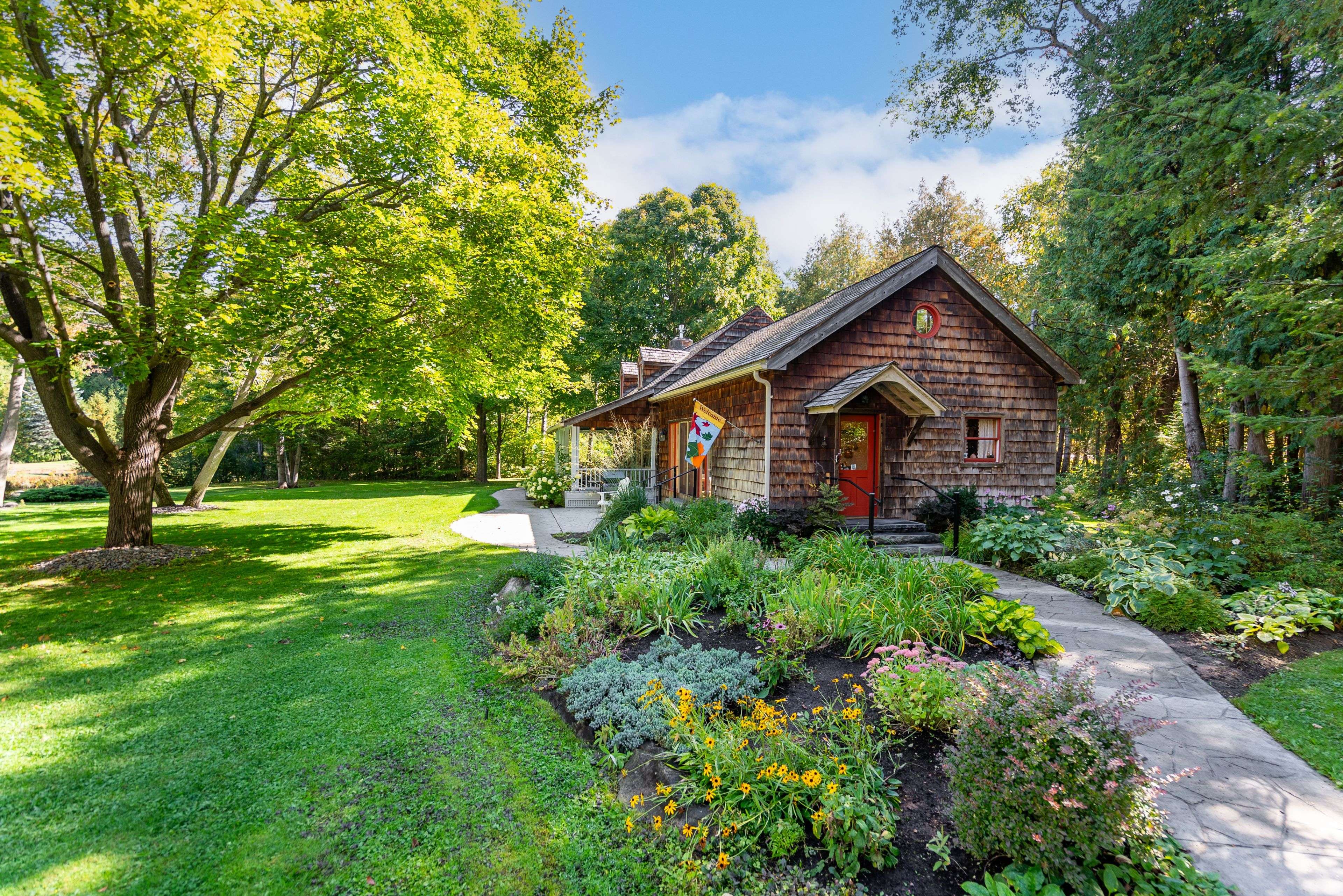 Uxbridge, ON L9P 1R1,382 Regional Rd 8 RD