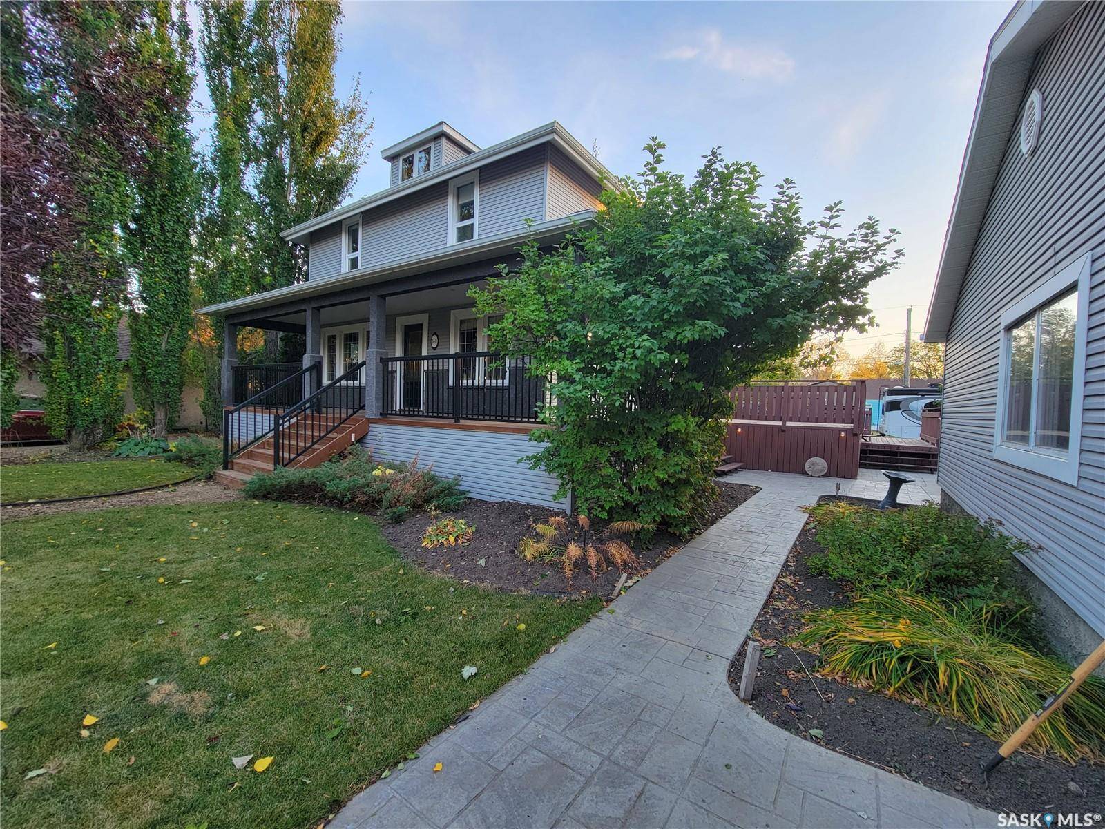 Unity, SK S0K 4L0,560 4th AVENUE E