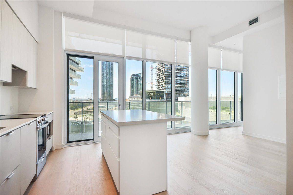 Mississauga, ON L5B 0M4,3883 Quartz RD #609