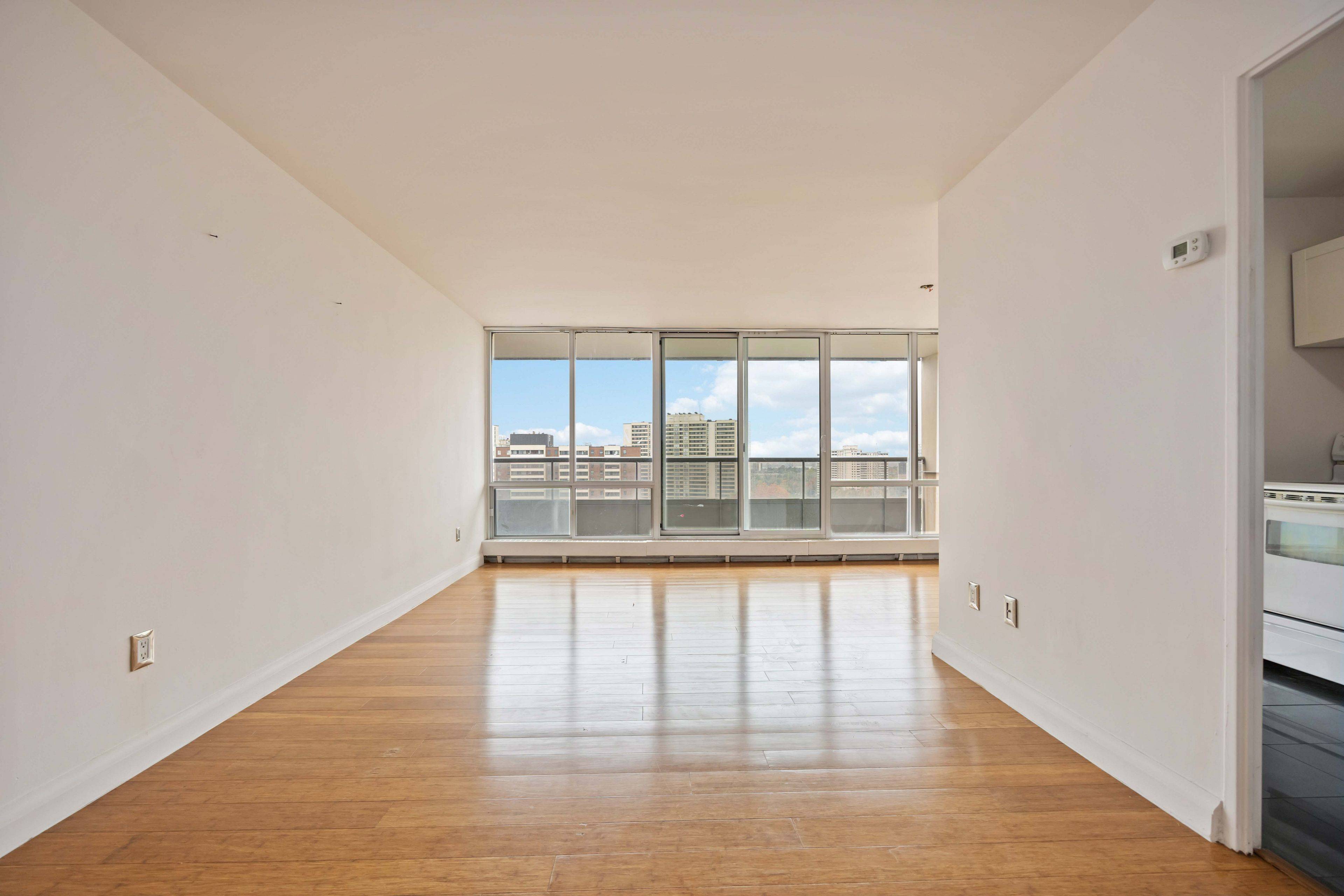 Toronto W05, ON M3J 1K9,31 Four Winds DR #1014