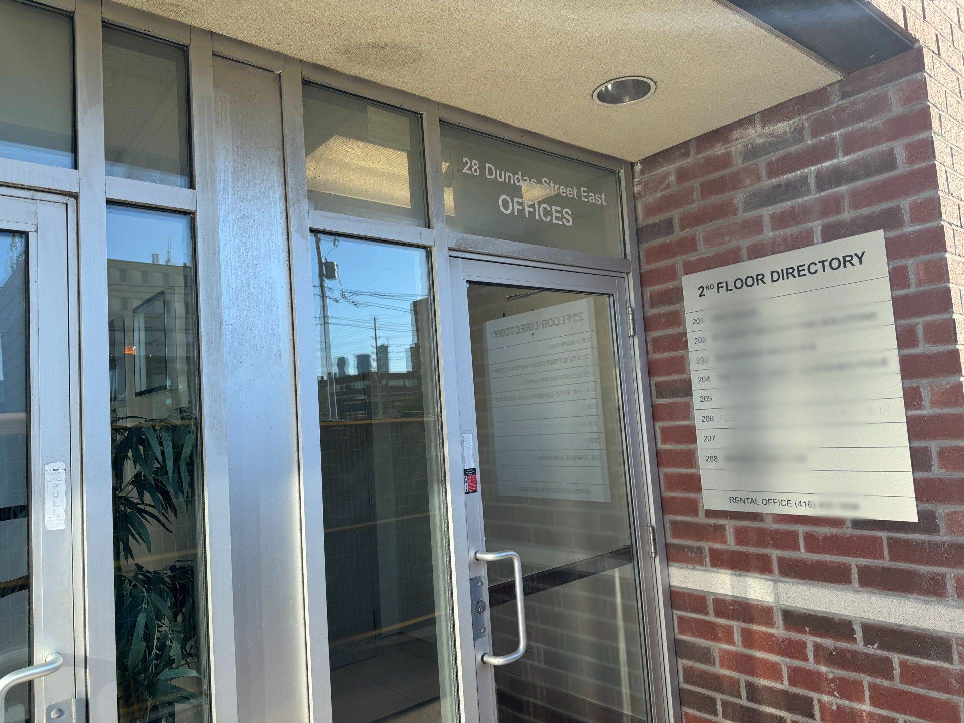 Mississauga, ON L5A 1W2,28 Dundas ST E #204