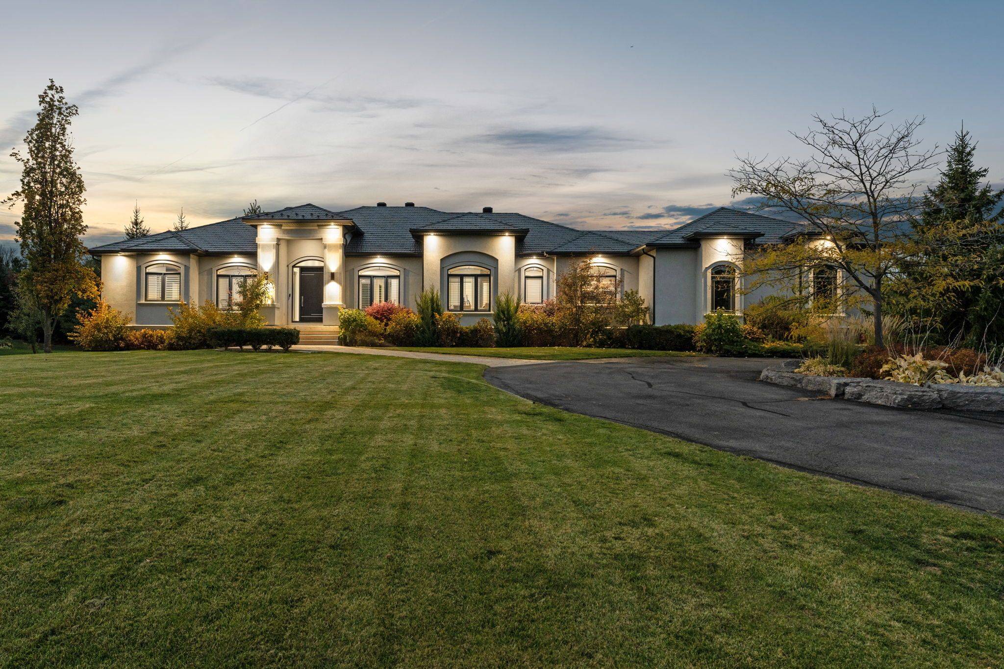 Manotick - Kars - Rideau Twp And Area, ON K4M 1M1,5906 Longhearth WAY