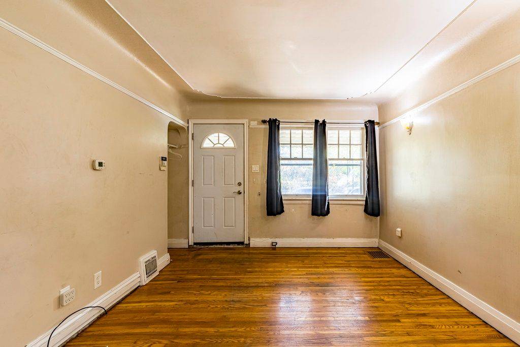 Hamilton, ON L8S 1M7,132 Tope CRES