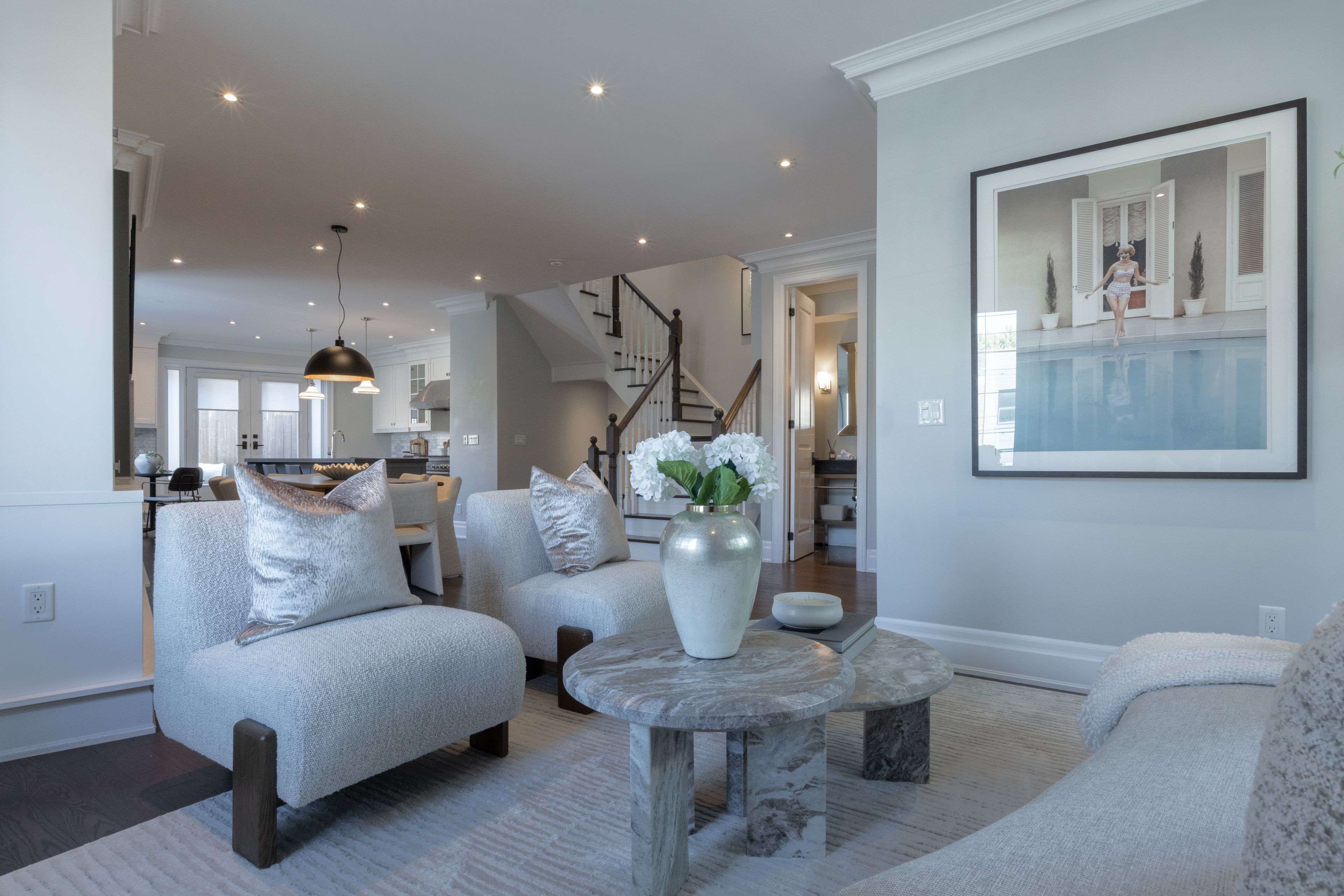 77 Rumsey RD, Toronto C11, ON M4G 1N9