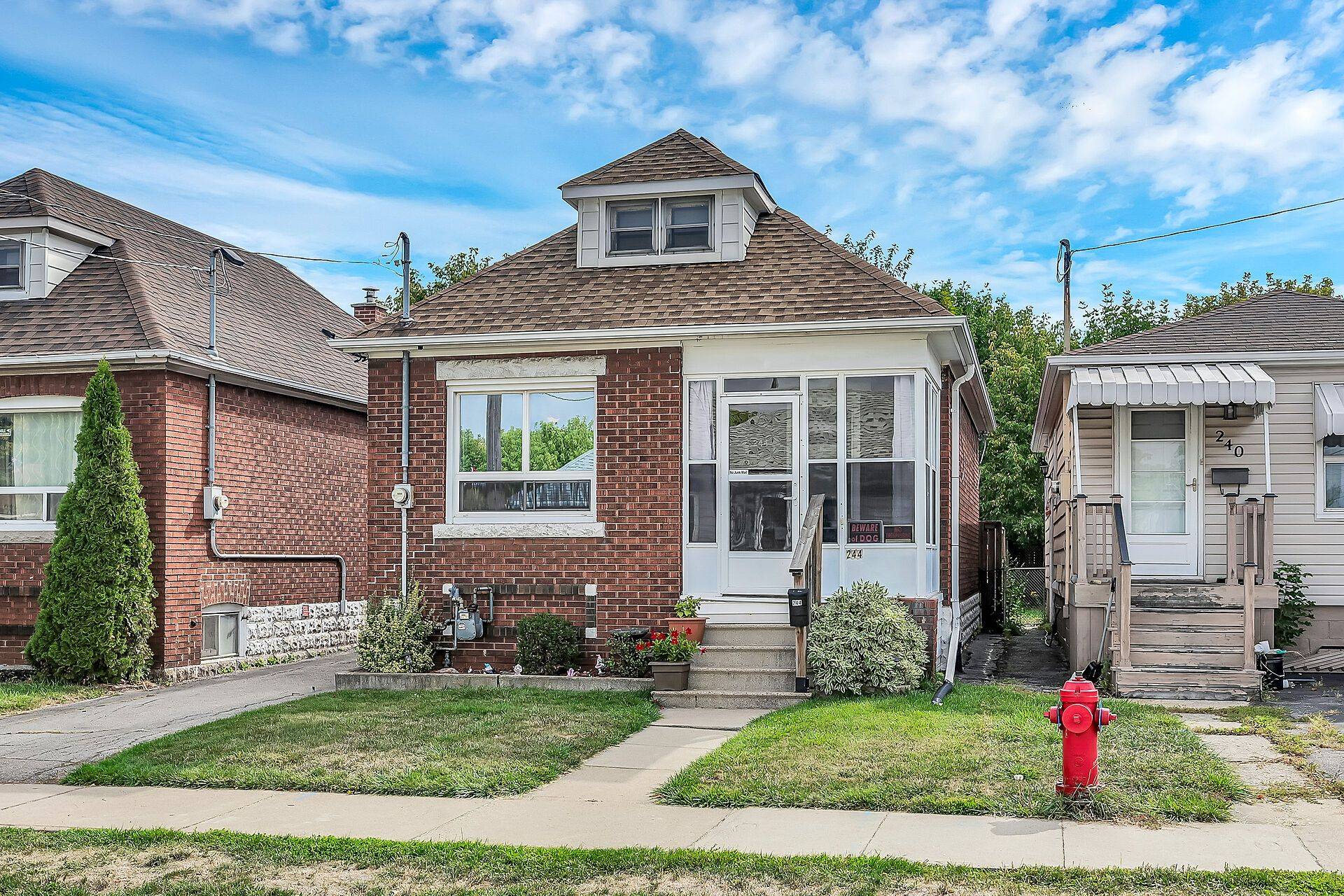 Hamilton, ON L8H 5B5,244 Cope ST