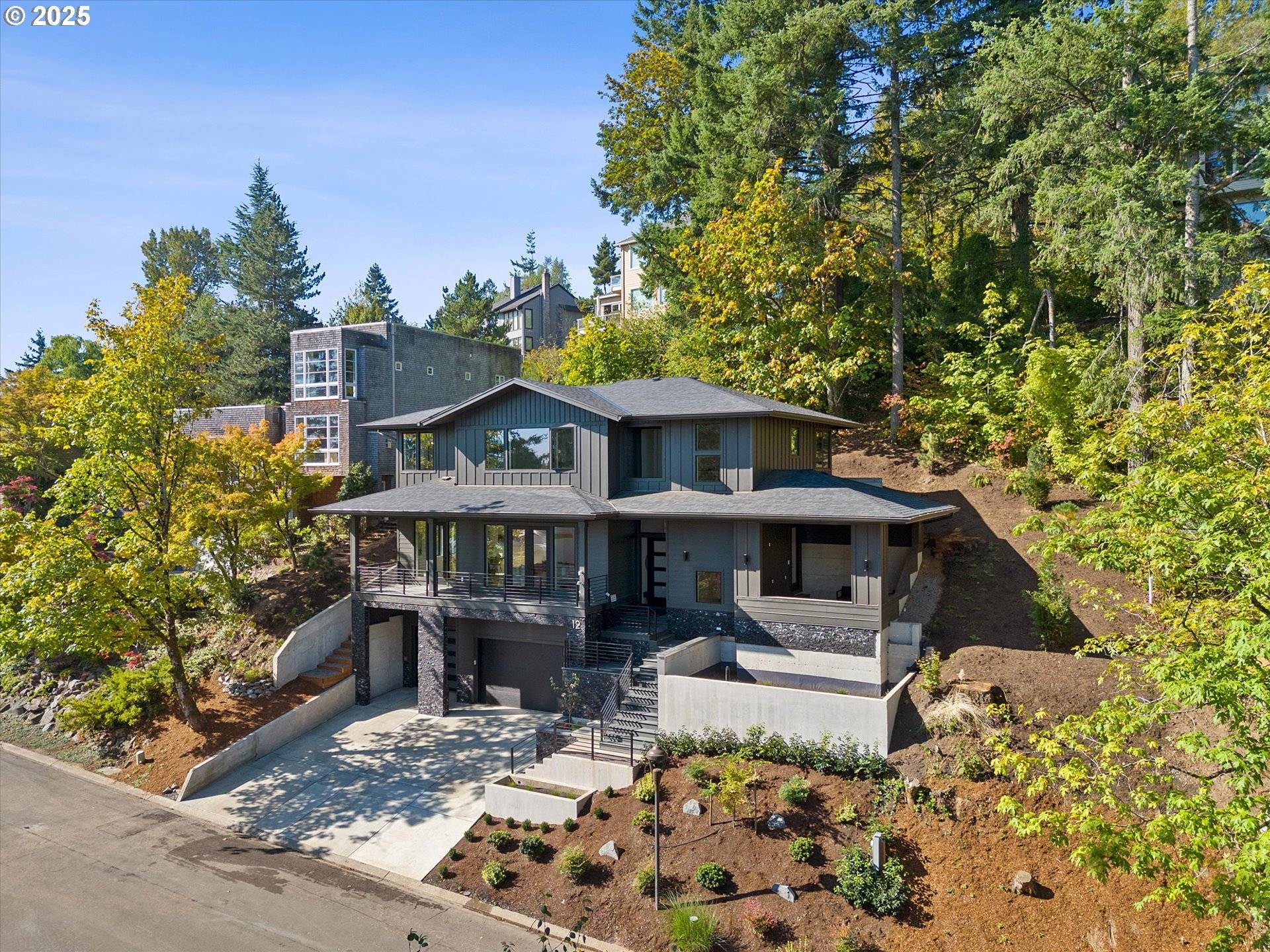 Lake Oswego, OR 97035,12 HIDALGO ST