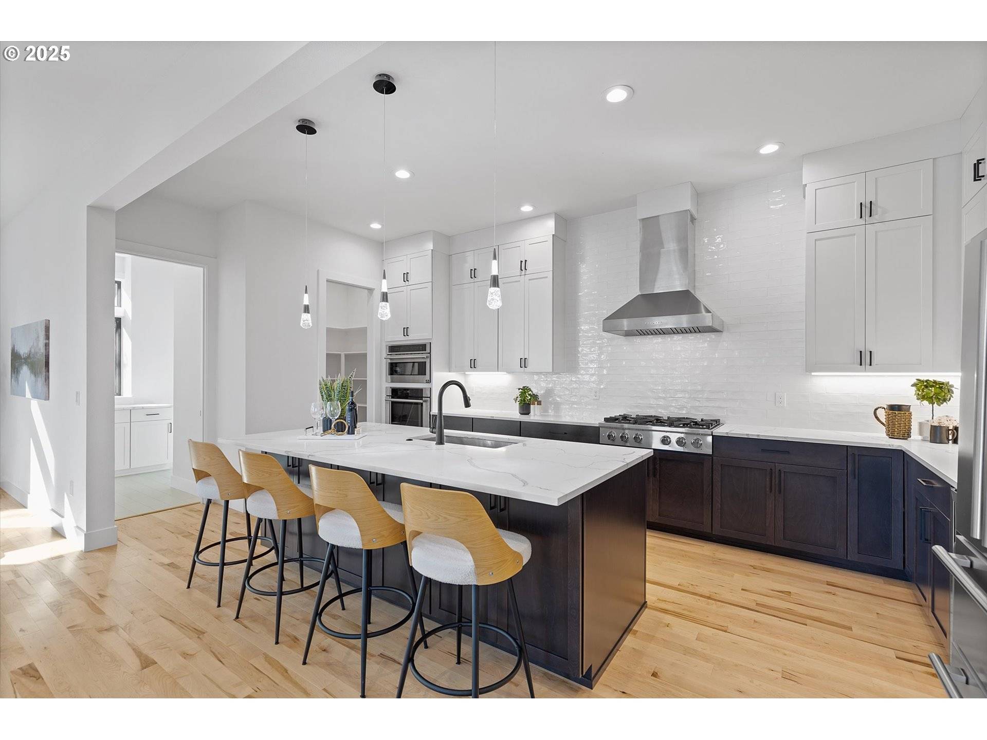 Lake Oswego, OR 97035,12 HIDALGO ST