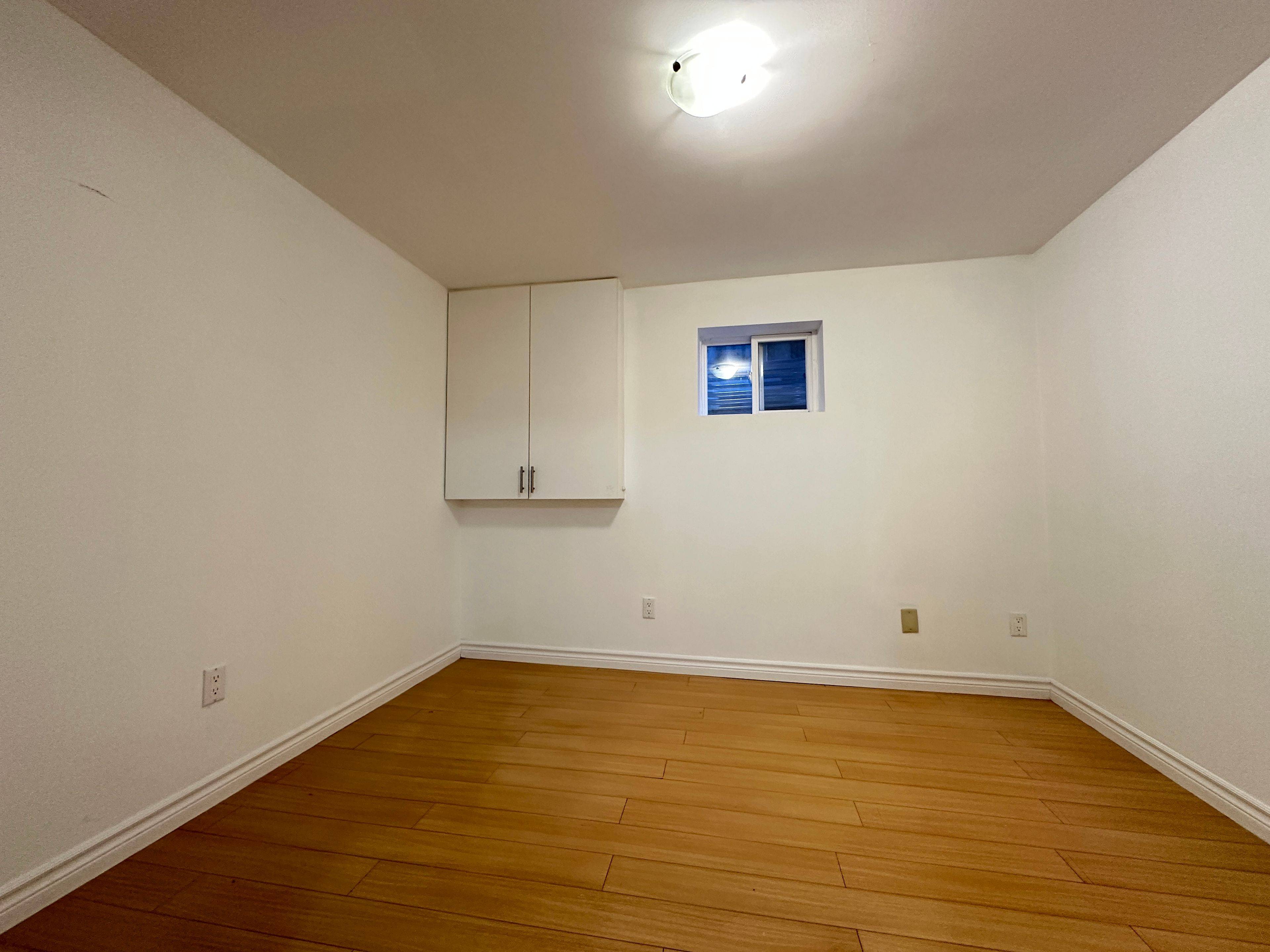 Toronto E07, ON M1V 4R9,59 Highbridge (Bsmt) PL