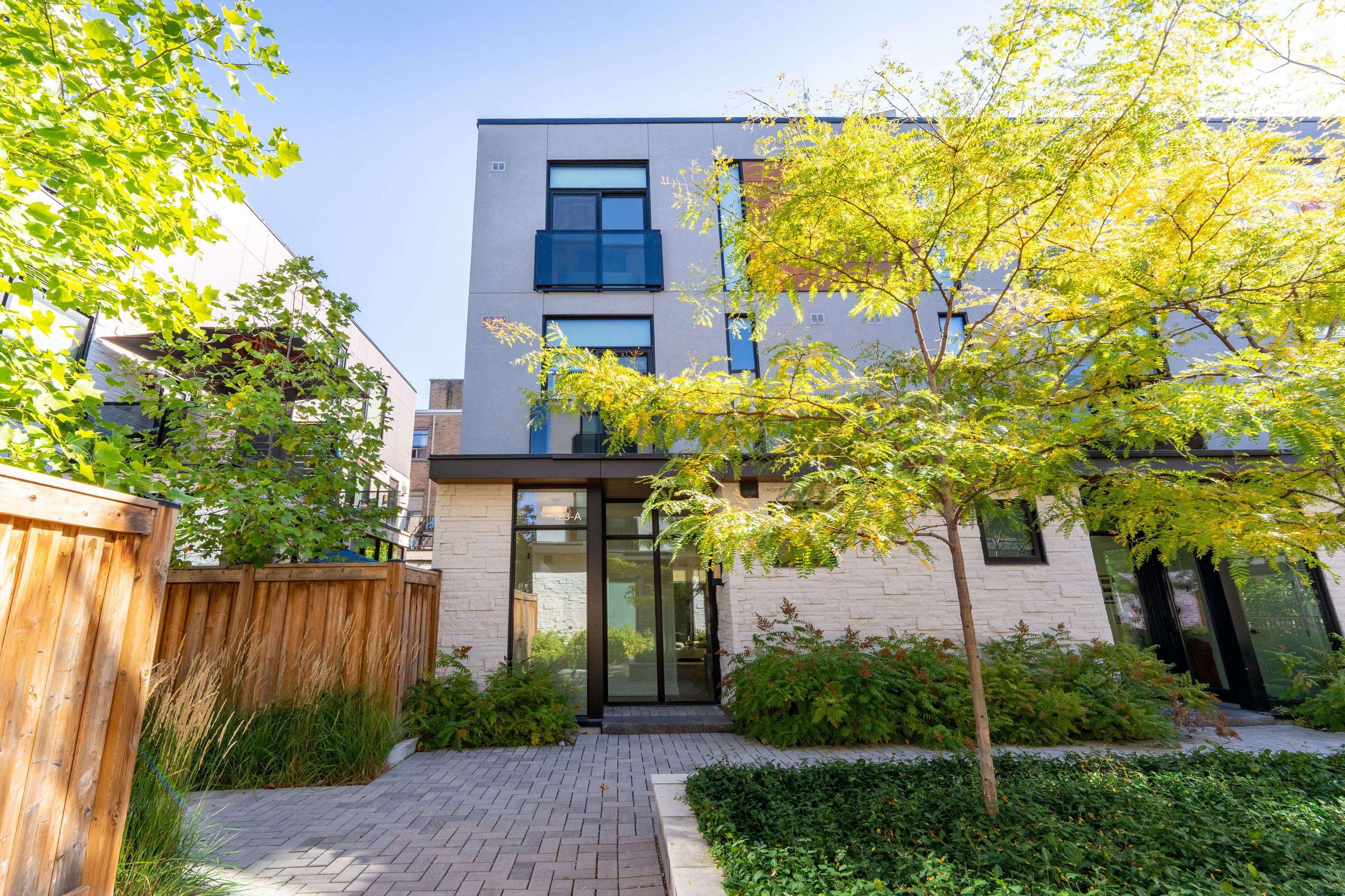 123A Roselawn AVE, Toronto C03, ON M4R 1E7