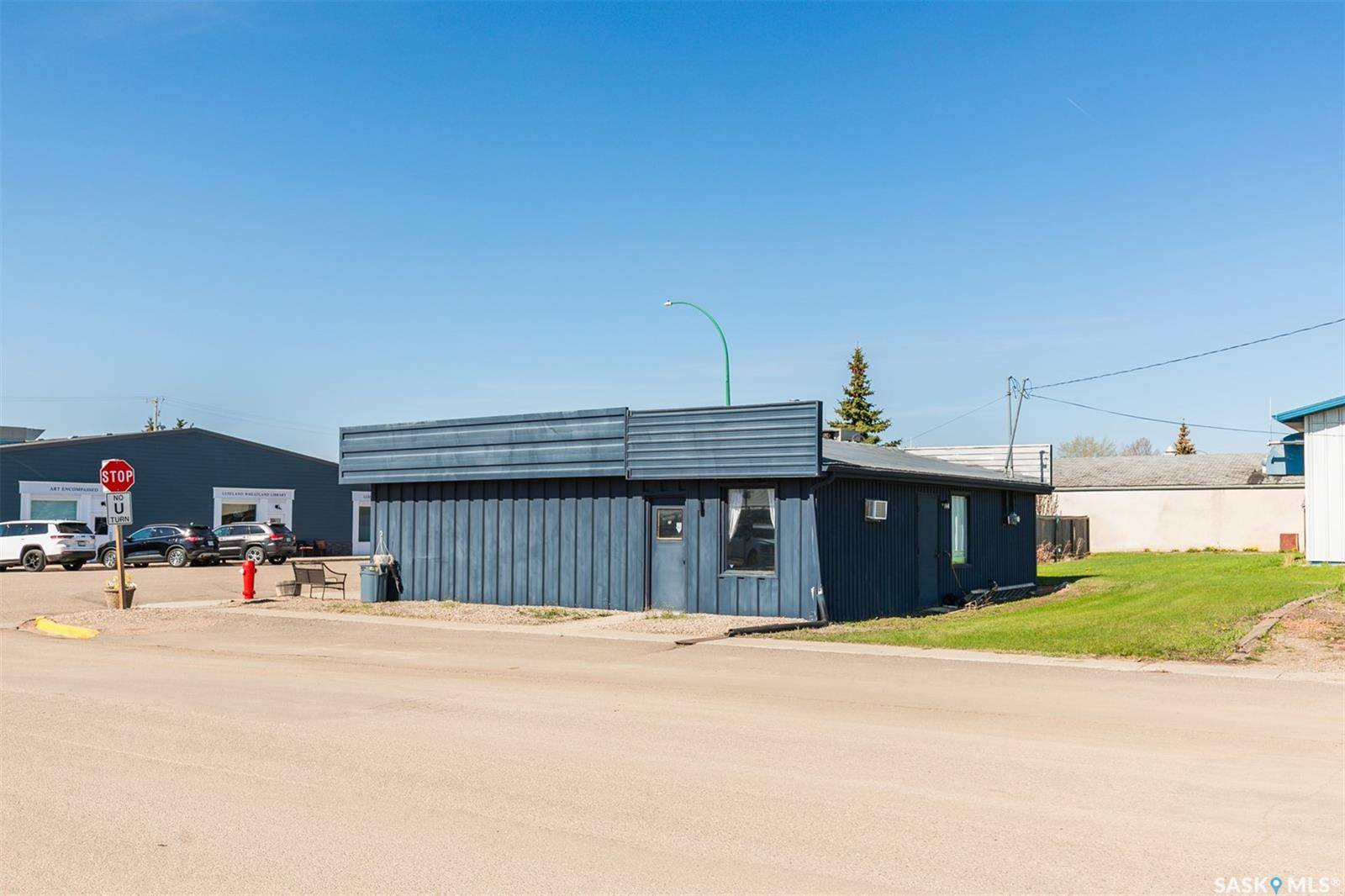 Luseland, SK S0L 2A0,509 Grand AVENUE